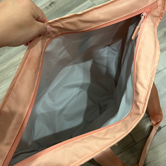 Hydroflask 35L Cooler Bag - Picture 2 of 3